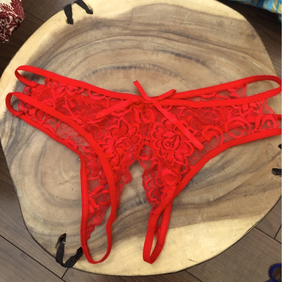 Red lace crotch less panties - Picture 1 of 1